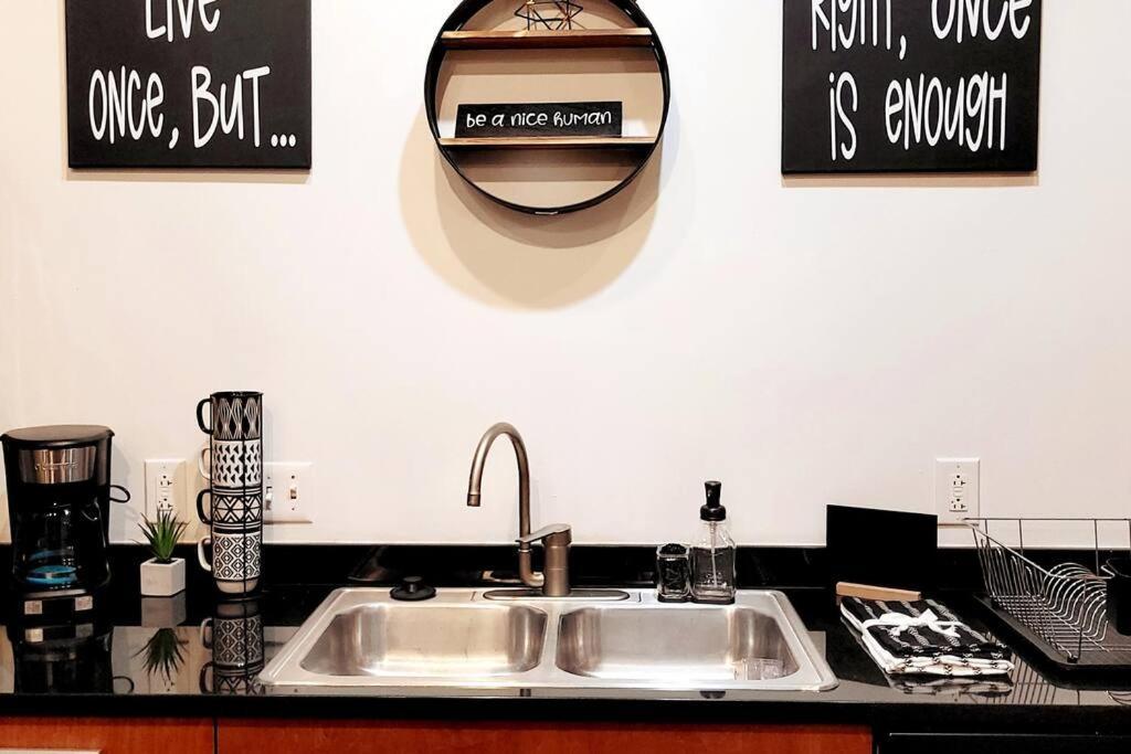 Staycation City Loft Free Gated Parking Saint Louis Luaran gambar